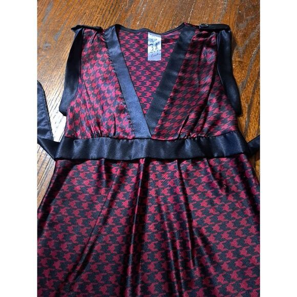 Large Lush Red Black Deep VCut Silky Midi Dress with Belt - Picture 3 of 5